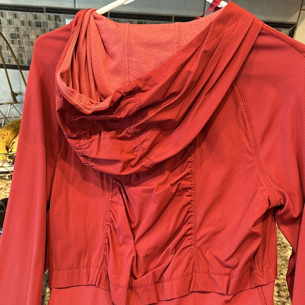 Reversible Lululemon Rust Colored Windbreaker/Jac… - image 4